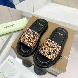 Picture of Burberry Slippers _SKUBurberrysz35-40GDT04073273